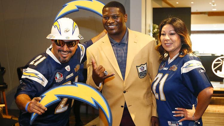 GroupeSD_B's tweet photo. @LT_21 ⚡🤙⚡☝️😎⚡#Boltup #ChargersPower #NFLkickoff2018 #Sd2LA #Fam⚡ly #FightForEachOther https://t.co/4LxLkBanDe