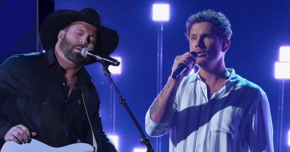 wincauf's tweet photo. #WhatSimonSaid @garthbrooks @SimonCowell https://t.co/6s0J99aUbd