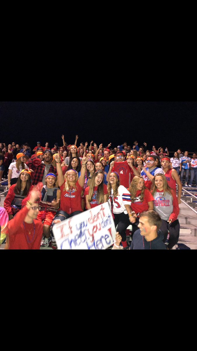 Drops2000's tweet photo. Best student section in the 315🔵🔴 https://t.co/V4zeWROx6X