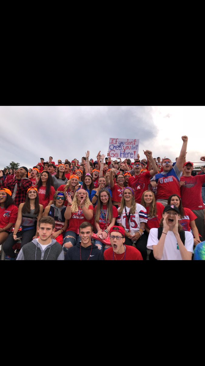 Drops2000's tweet photo. Best student section in the 315🔵🔴 https://t.co/V4zeWROx6X