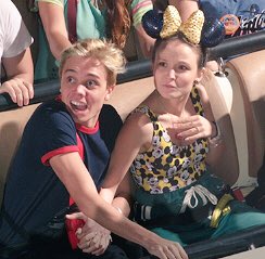 larimanoela's tweet photo. Podem fazer memes eu deixo #mpn #larissamanoela #larissamanoelaig #falaseriomae @lleocidade https://t.co/nzdQ1Vtptj