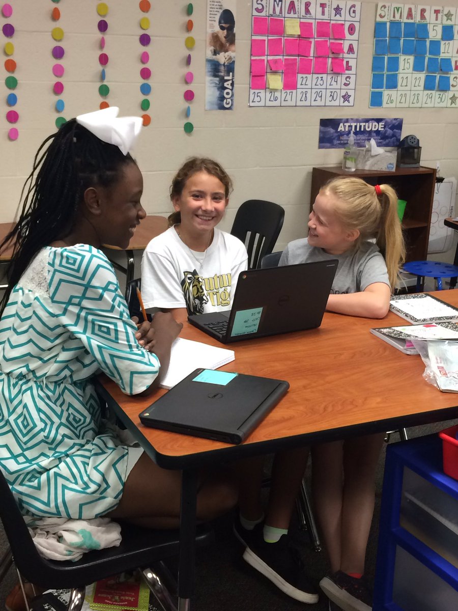 jacksonbronco's tweet photo. Writing partnerships: helping each other grow their craft! @bozmanbroncos  #bozstory18 https://t.co/CK2iTHrINt
