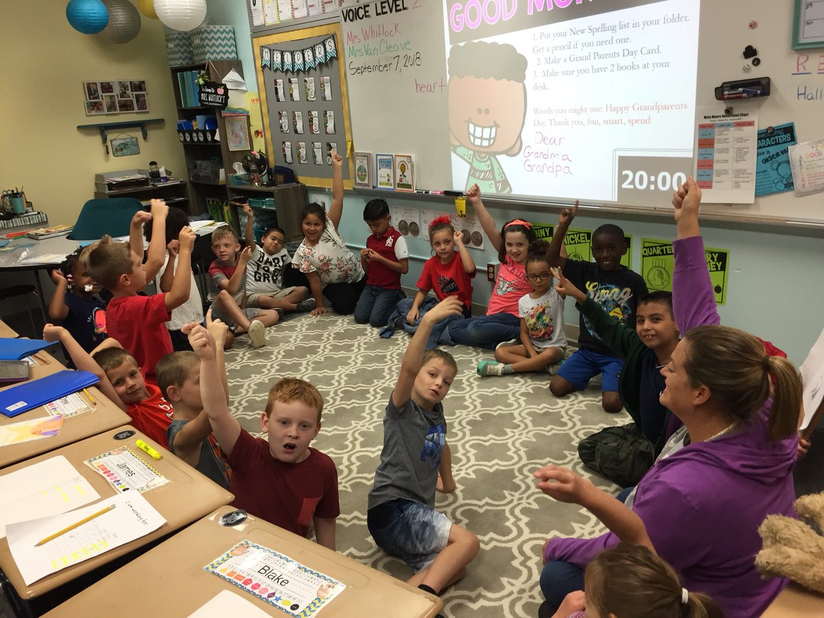 MM2ndWhitlock's tweet photo. Best way to start our day! We end every mtg w/ a celebration #morningmeeting #KidsDeserveIt #MMTexansDeserveIt #MaryMooreElementary @PrincipalTyson @zooktalks https://t.co/WAVv09tiPA