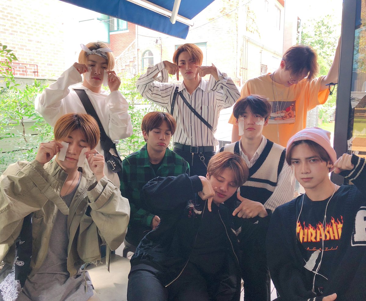 ATEEZofficial's tweet photo. [📷] 작전명 ATEEZ Behind Photo

작전명 에이티즈의 마지막 막이 내렸습니다!👏
끝까지 함께 시청해주신 여러분 모두 감사합니다🙏
아쉽지만 다시 만날 날을 기약하며 안녕😭

#작전명ATEEZ #ATEEZ #에이티즈 #KQ https://t.co/9AJsfNv7r0