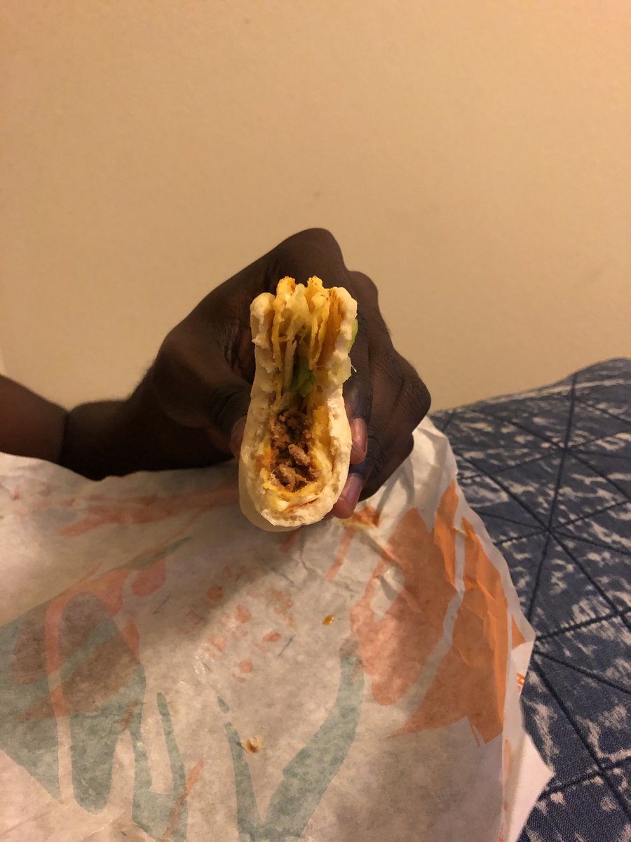 Olive_183's tweet photo. So disappointing.... @tacobell #DoubleCheeseyGorditaCrunch https://t.co/K4bBO7cFKA