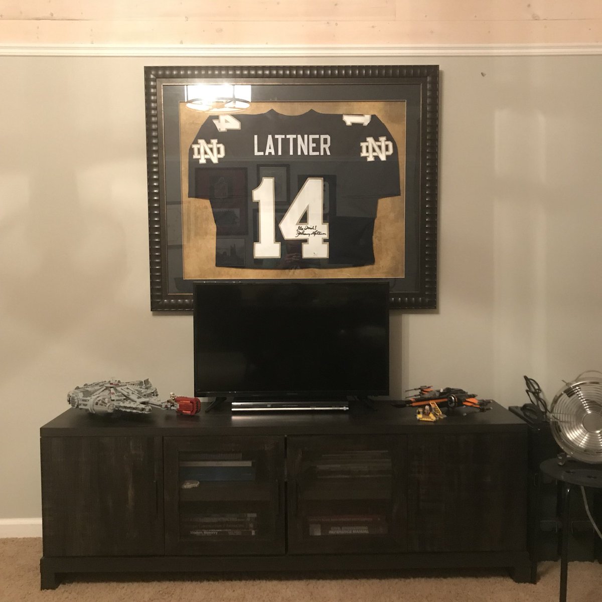 theMattyPenny's tweet photo. The Wife with a little redecoration of my home office yesterday while I was out. #ndfb #rubythekangaroo #nashville https://t.co/FnEXHS5xpu