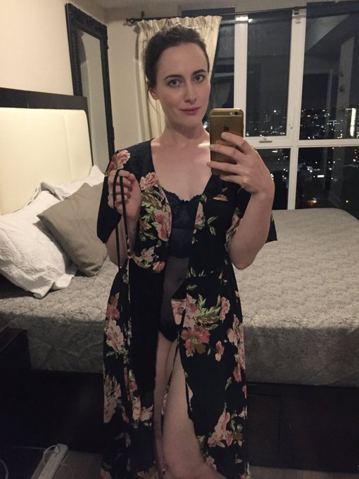 All that time learning to tie knots, and wouldn&rsquo;t you know it for some reason I can&rsquo;t keep this dress<a href="/tag/witnessthethiccness"class="tags"><span>#witnessthethiccness</span></a>