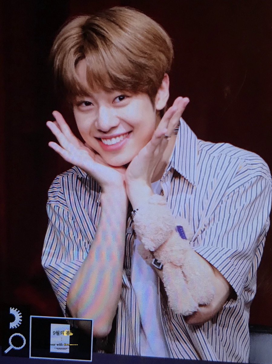 BOM_DONGHYUN's tweet photo. 180908 일산 팬사인회
#MXM #김동현 #동현
#MORE_THAN_EVER #YA_YA_YA
동현아 어쩜 이렇게 귀여워!!!! ( o༎ຶ▿༎ຶo )💛 https://t.co/0y6xmahFQt