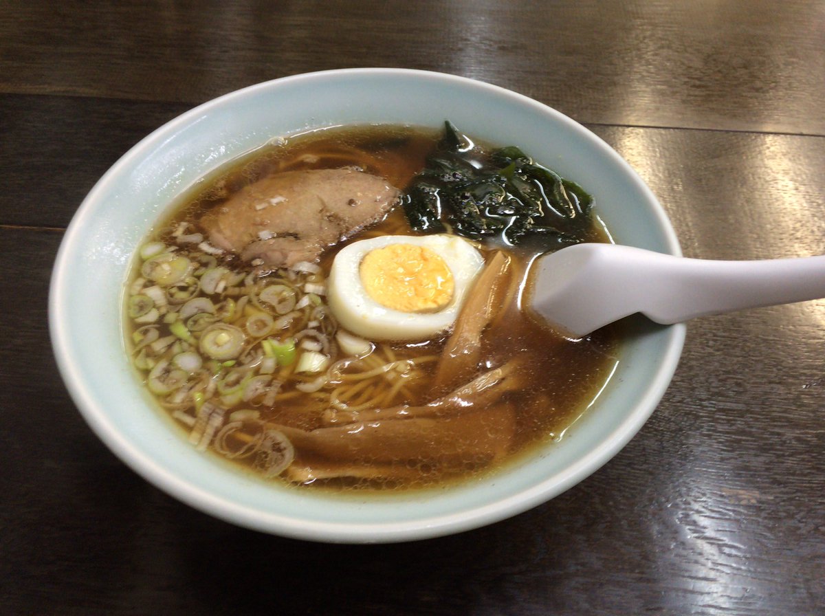 今日の「ンマーイ!」案件。
ついに食べる事が出来た松葉のラーメン。本当に近いんですね…。 