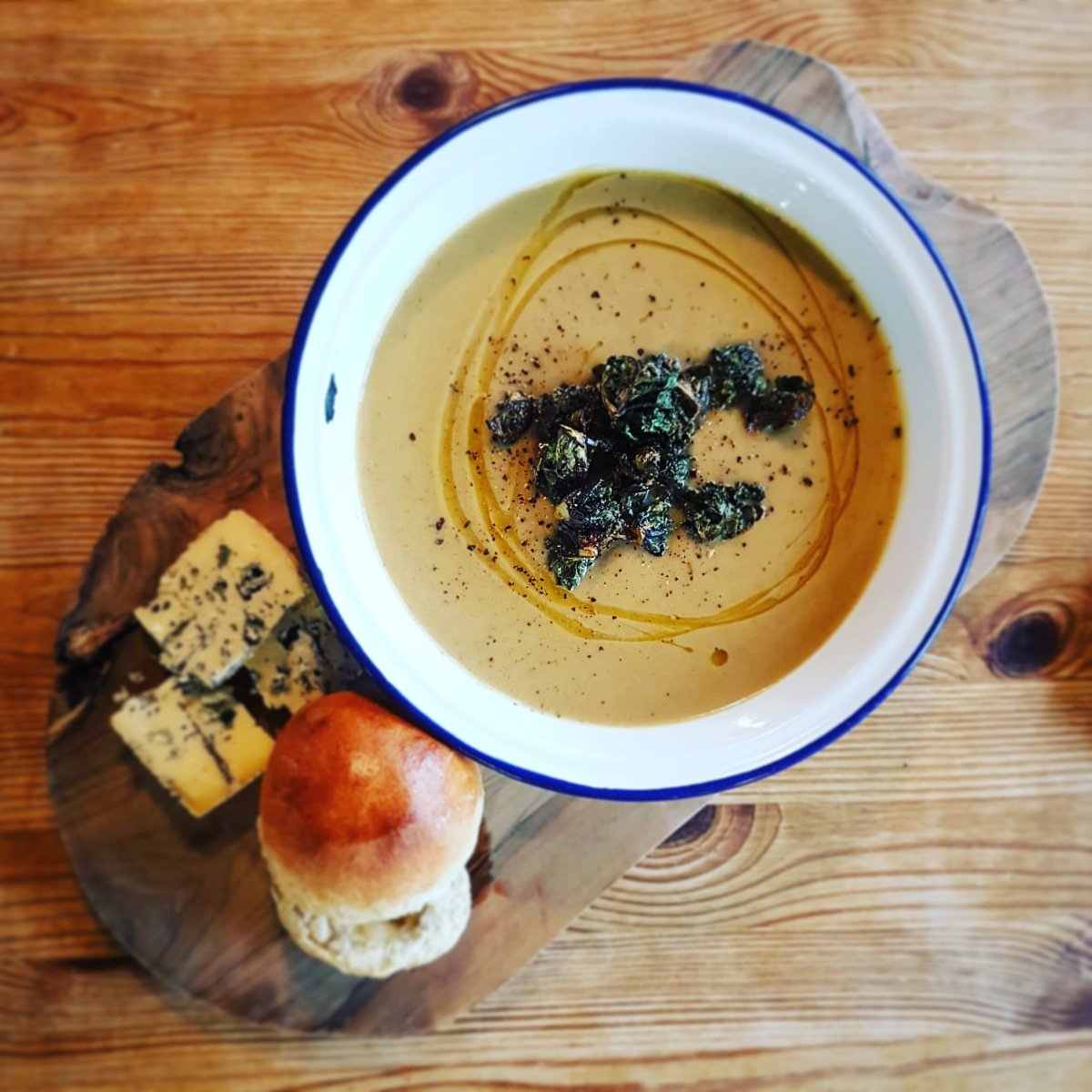 thebugfarmUK's tweet photo. Today is definitely a 'cwtch up with a steaming bowl of hearty soup in @grub_kitchen' kind of day! #openallyear #thebugfarm #grubkitchen #lunch #food #foodie #foodporn #homemadebread #localcheese #localfood #localingredients #supportlocalfarmers #vegetarian https://t.co/UoJ2Tv4wrZ