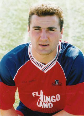 YfrontFanzine's tweet photo. The stand bares his name
We carry him in our hearts 
Not a game goes by when we don’t remember
A player with so much talent and ability
Who graced Bootham Crescent 
Wearing the red of York
A man who will live forevermore within every City fan of generation
David Longhurst #ycfc https://t.co/RlZT7B5opP