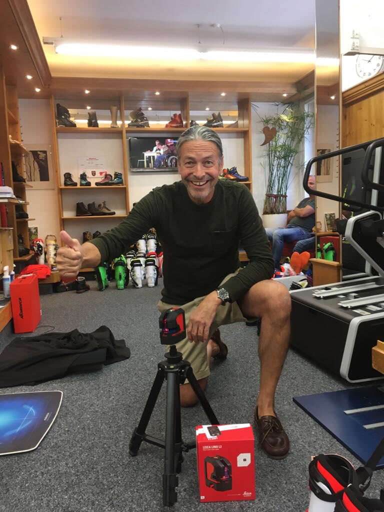 GrabherT's tweet photo. @JuergenDold And now even with the new #Leica Lino L2 product. Richi is happy and so will be his customers with perfectly customized ski boots. https://t.co/ijOZmSUIi7