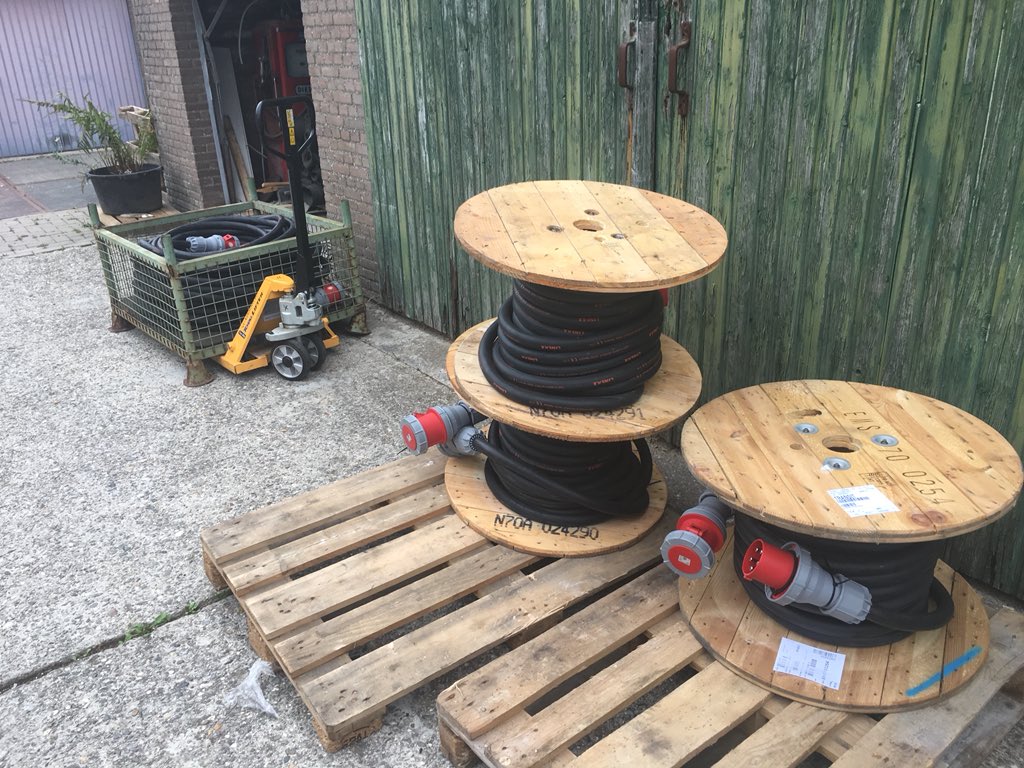 YLallround's tweet photo. YL-Allround|Verhuur heeft het assortiment weer wat uitgebereid met nieuwe kabels en verdeelkasten 125A en kabelgoten 2kanaals. https://t.co/muER8YTlKF