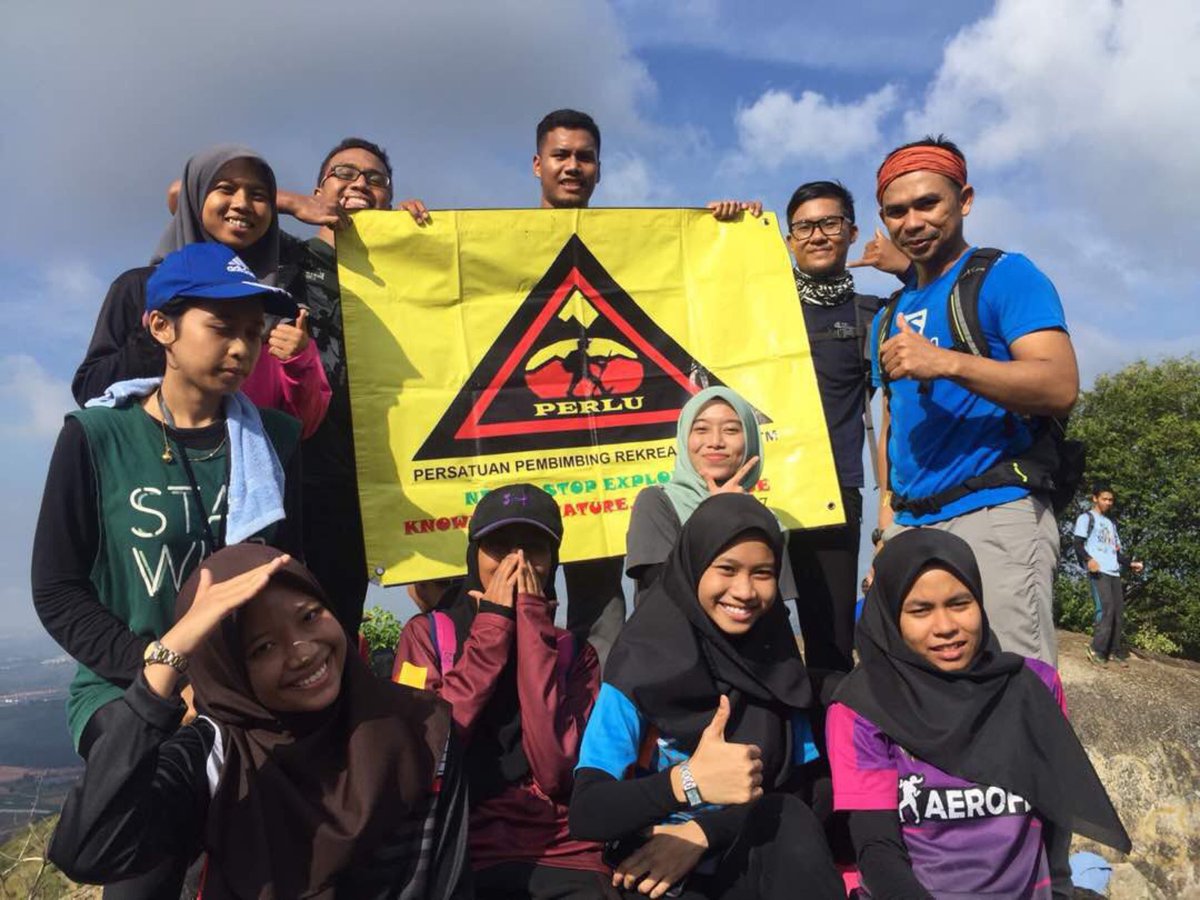 PERLU_UiTMs3's tweet photo. Because of our 4th anniversary with twitter we celebrate it with new faces of PERLU! #outdoor #pembimbingrekreasiluar #broga #startsomewhere https://t.co/1616KSCA6n