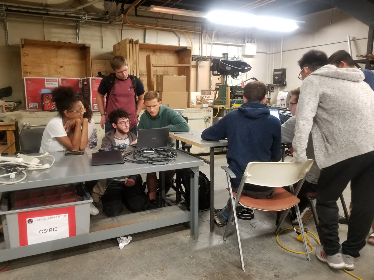 ILTech_Robotics's tweet image. We had a great night learning about arduinos and forming groups for our new internal Roombotics Competition!