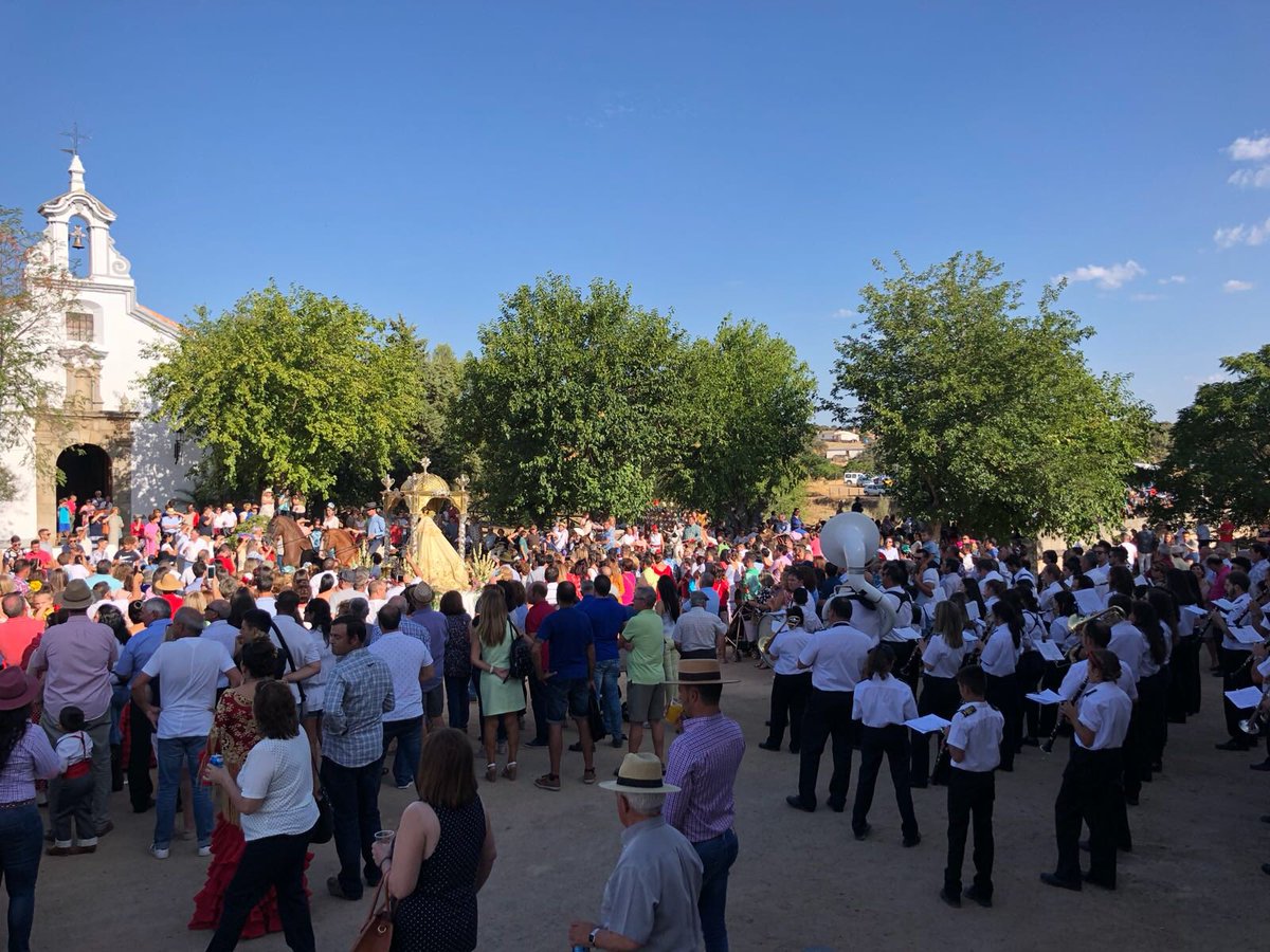 Día 7 de Septiembre de 2018. Novedad el Amenizar  la llegada en la ermita de la Virgen De Piedrasantas, con motivo de nuestro amigo y compañero como mayordomo, José Cristòbal. Gracias por todas las muestras de agradecimiento recibidas por nuestros vecinos y amigos.