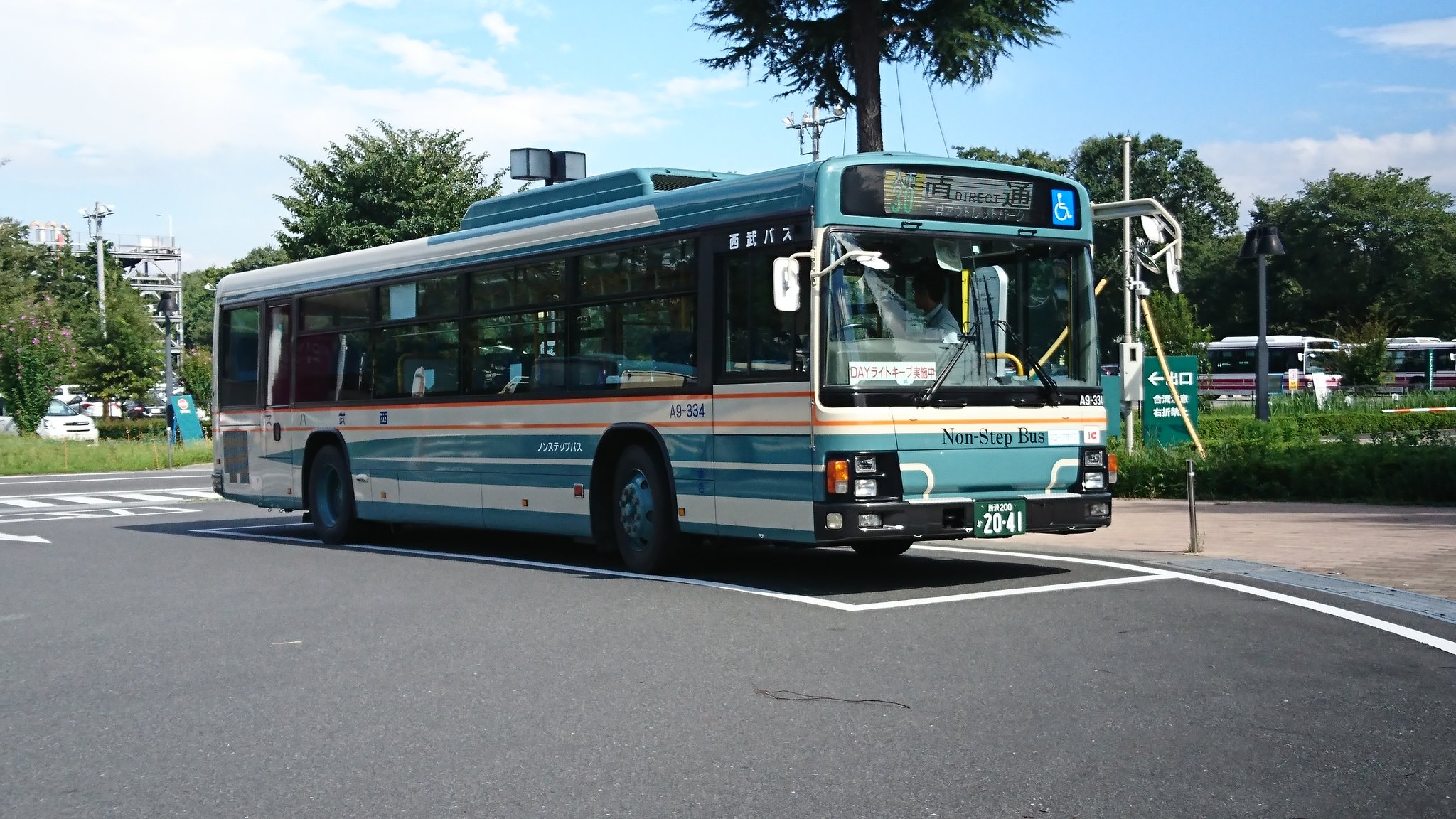 多摩地域鉄道 路線バス調査隊 新垢 西武バス 334 西武バス唯一のpkg Lv234n2として有名な同車 本日は三井 アウトレット線で運用されていました T Co Ridpsbmjbt Twitter