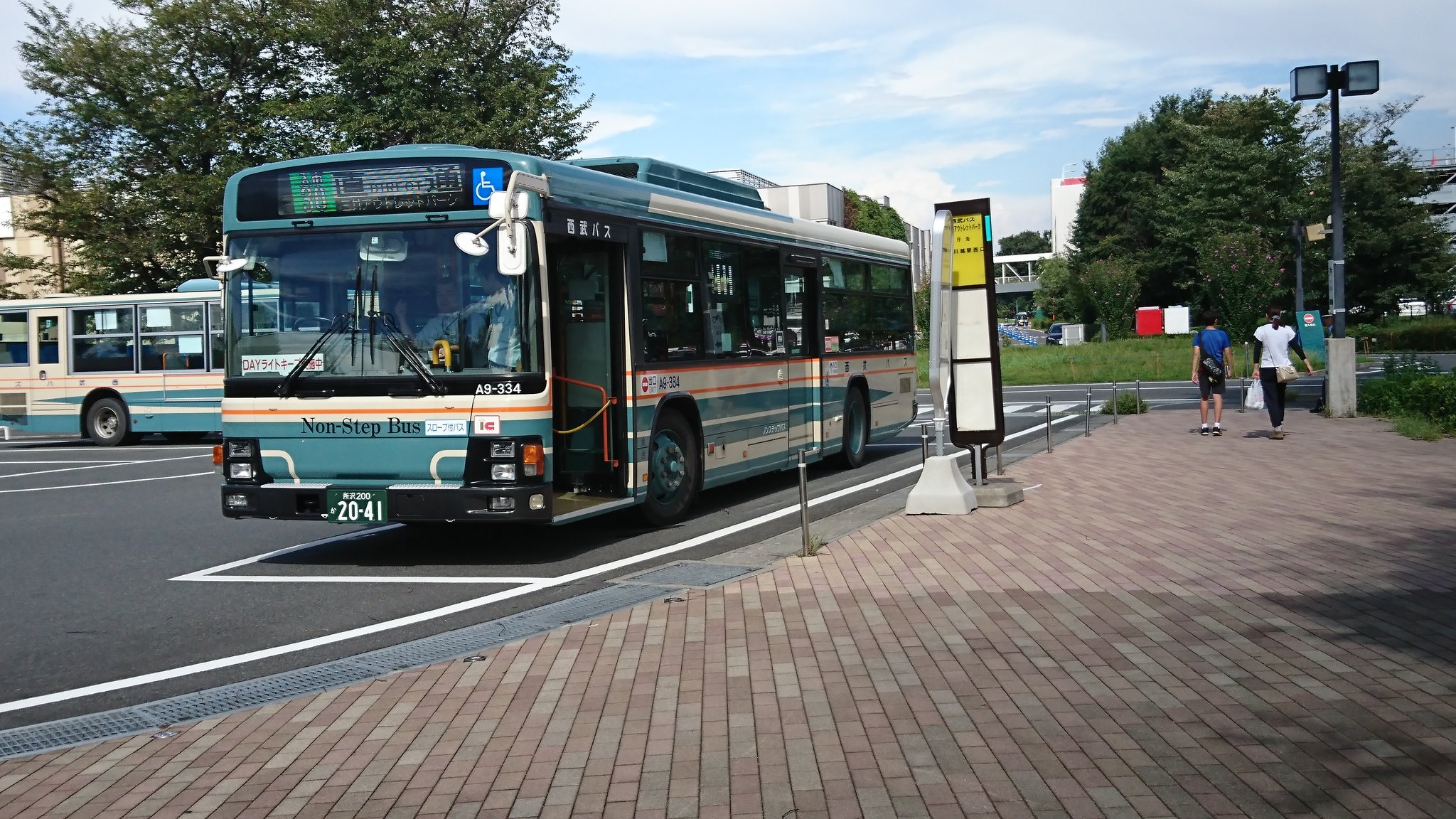 多摩地域鉄道 路線バス調査隊 新垢 西武バス 334 西武バス唯一のpkg Lv234n2として有名な同車 本日は三井 アウトレット線で運用されていました T Co Ridpsbmjbt Twitter