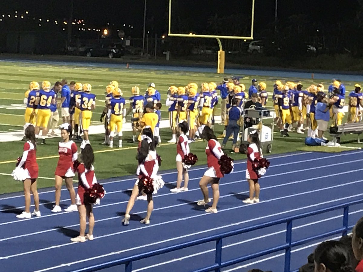 Voice4Equity's tweet photo. Having a blast @KaiserHigh v Kalani High at the beautiful new Kaiser Stadium - Homecoming Game! https://t.co/qS774RVwXC