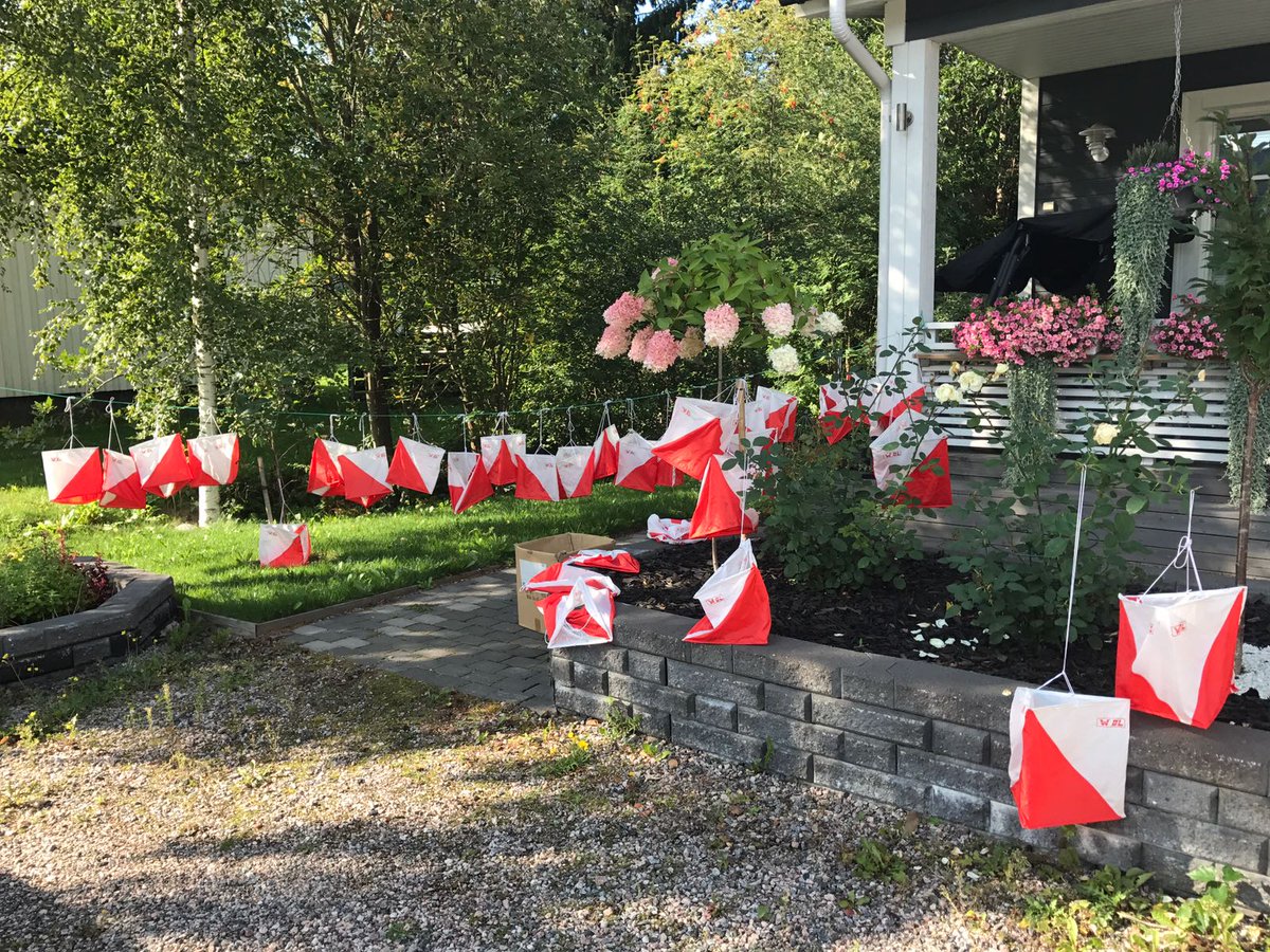 Suunnistaja viikonloppupyykillä, vai olisiko tarkkuusharjoitus? Ihan varmasti ratamestari😀 #porvoo <a href="/SuunnistusSSL/">Suunnistusliitto</a>