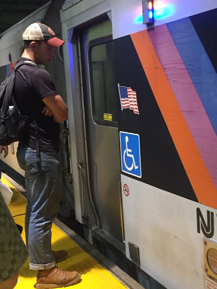 megaroni140's tweet photo. @Mack4NY All passengers had to change trains at Newark - it’s been 10 minutes and the doors have yet to open https://t.co/qYuJFoztfm