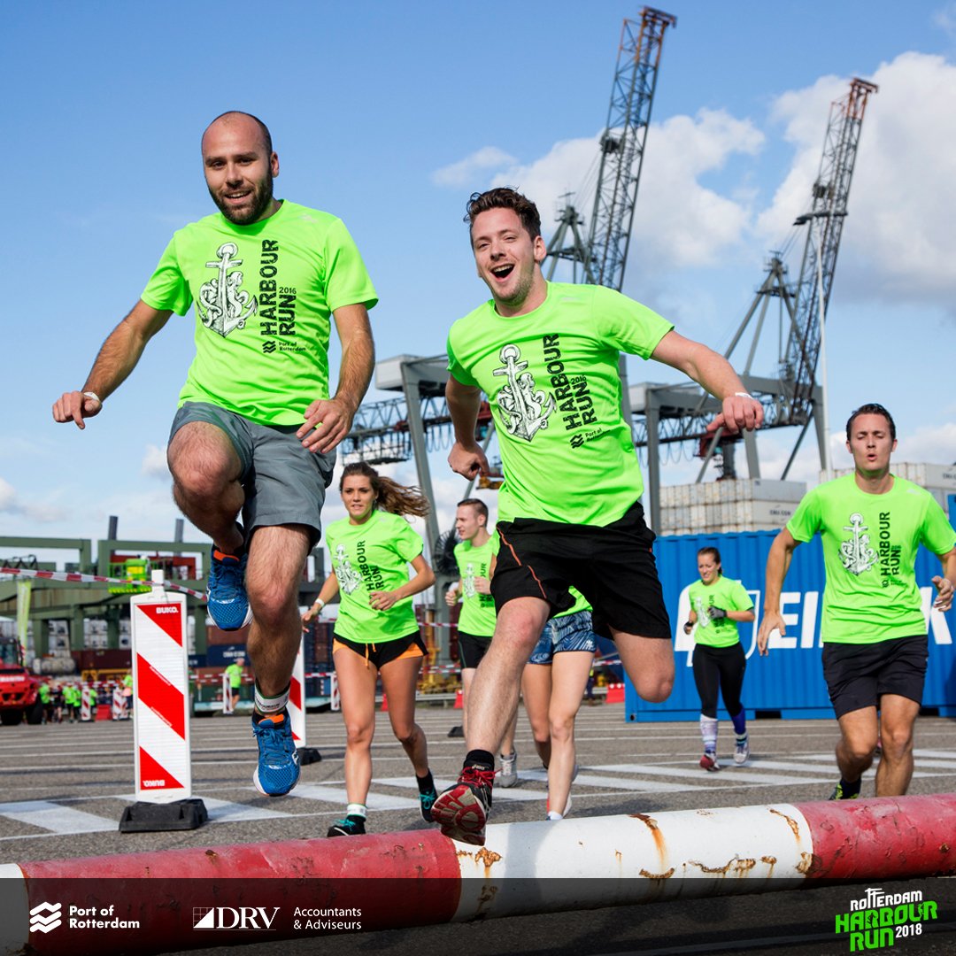 Het jaarlijkse Rotterdamse feest is van start: de Wereldhavendagen ⚓! Kom jij als Harbour Runner alvast in de stemming dit weekend? Nog maar 1 maand.... 🎉🏃🙌🏻 #HarbourRun2018 #Rotterdamsehaven harbourrun.nl