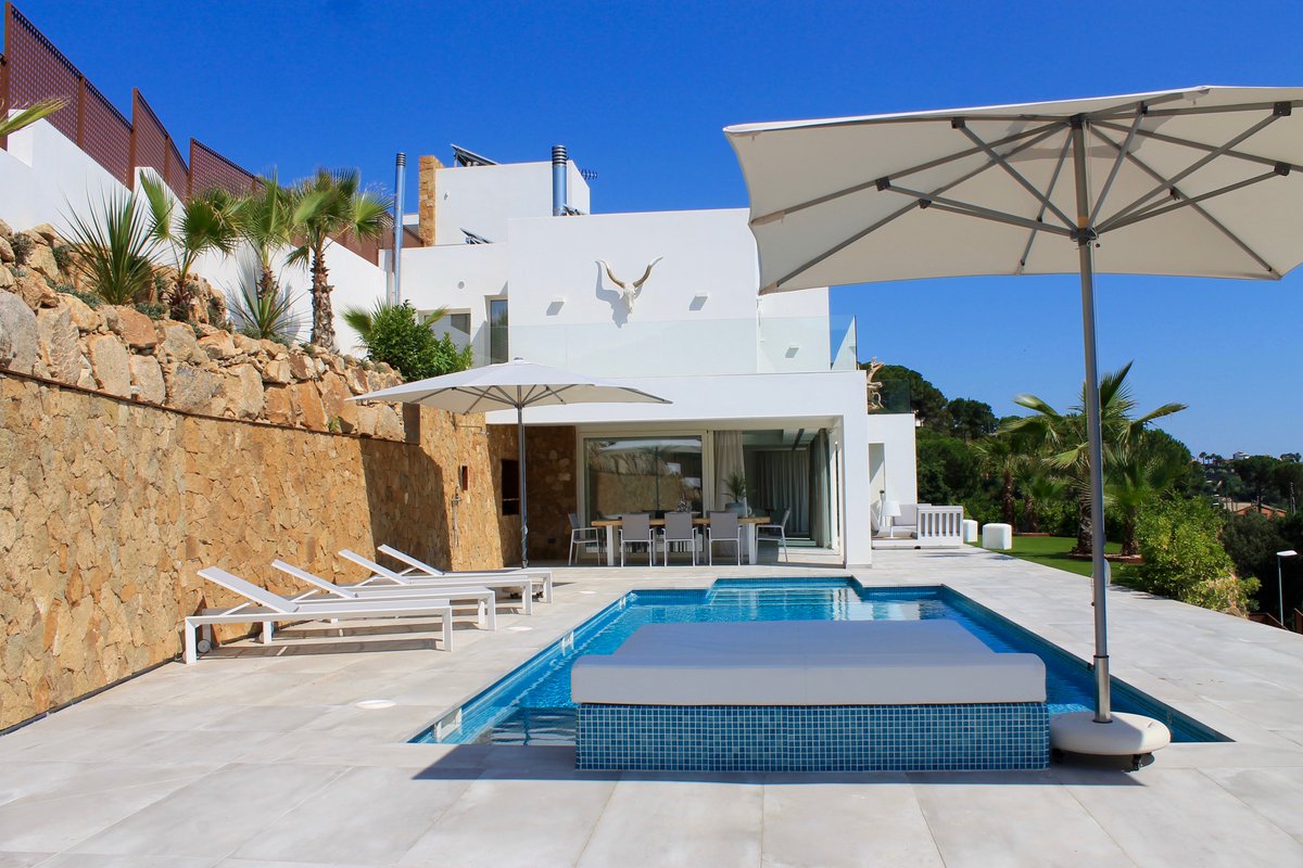 Chilling your next holidays at one of our villa's? Book now and get 5% early bird discount !!
ow.ly/CkCt30lJ2mS