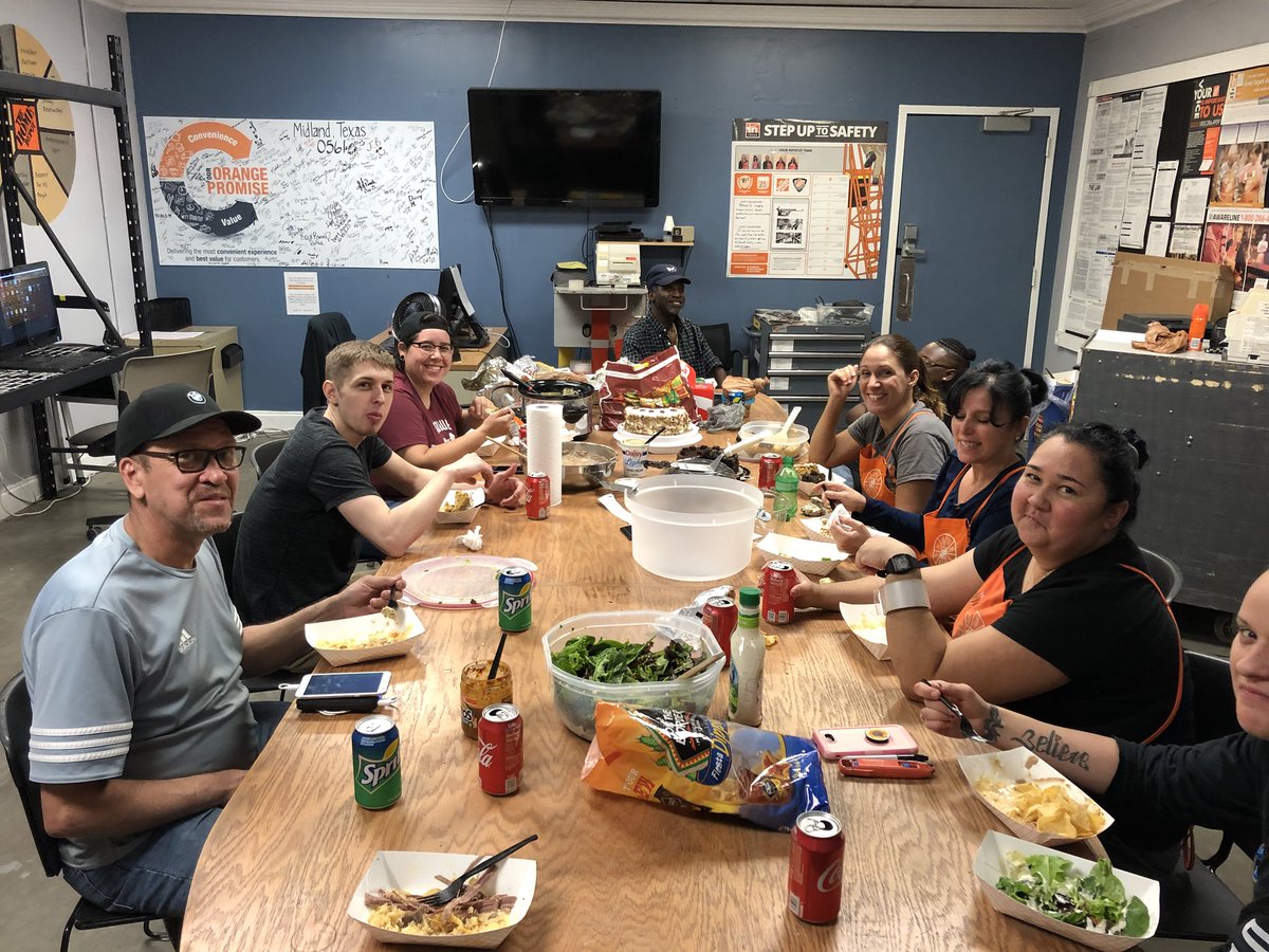 stephenie saxon tweet media