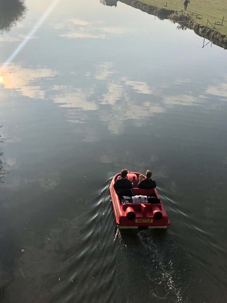 PedaloBros's tweet photo. Exactly one week ago today, we set off on our Pedalo challenge! Today is Day 8, the ultimate day, and we couldn’t be more excited to finish and get off this damn pedalo 😂 We will be finishing at Teddington Lock around 4pm! 🚀 Donate at - https://t.co/m3eR8VKUbU https://t.co/830dZRd2EX