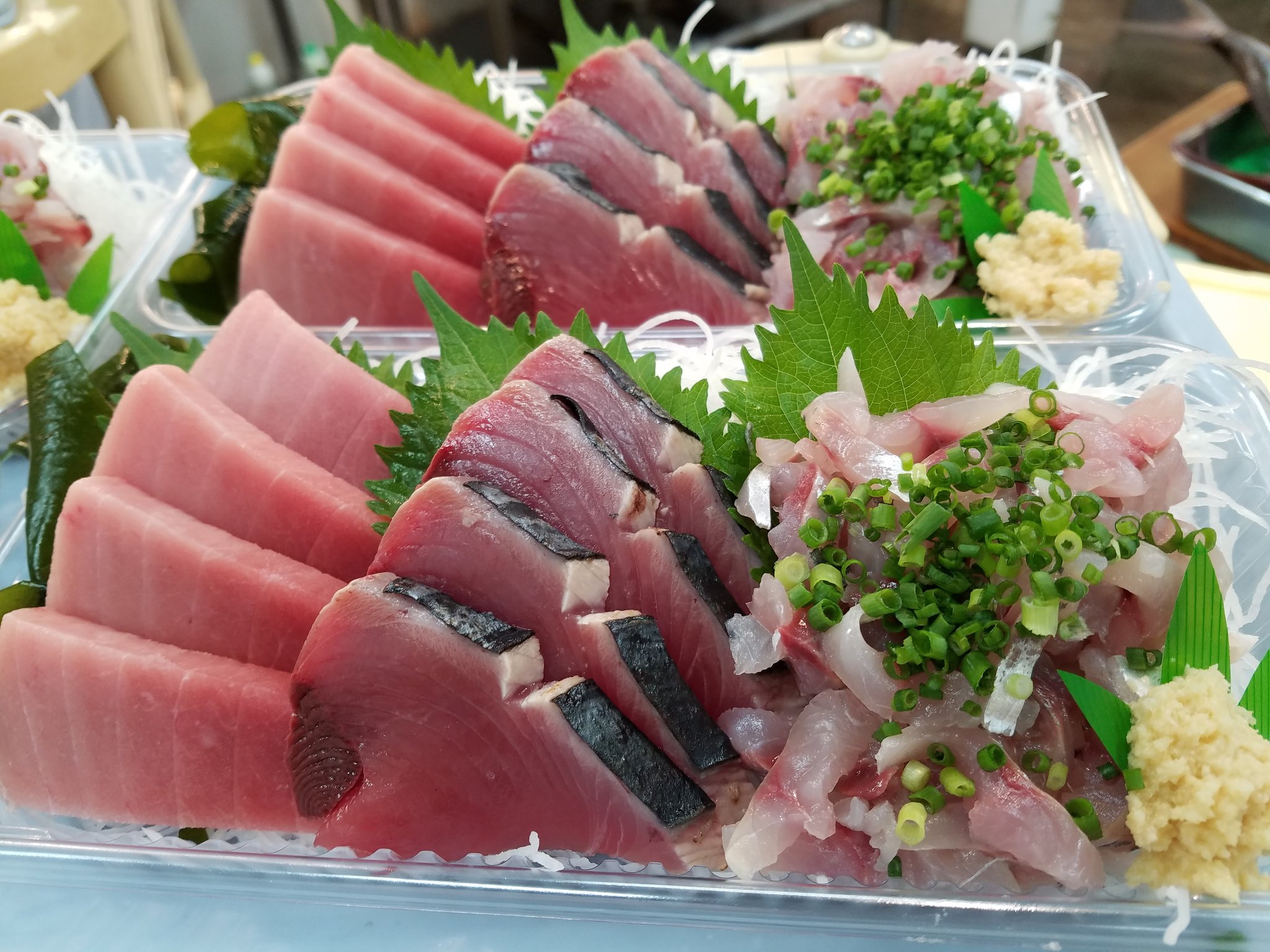 魚市 二子新地鮮魚店 على تويتر 魚市です おはようございます 本日のおすすめ お買い得 お刺身３点盛り ２点盛り 北海道産天然ぶり切身 特大 本さわら切身 和歌山産子持ちあゆ 山形産自家製甘鯛昆布〆 北海道産生うに刺身 壱岐産生かつお刺身