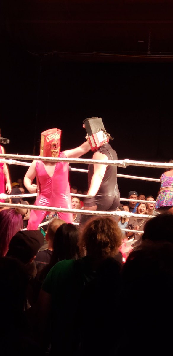 FanFisher1's tweet photo. Next month at #FTF9, @ElCerealMan vs Hollywood @ElCerealMan in a Loser Leaves Town match! #Hoodslam #identitycrisis https://t.co/YZieEtLRKr