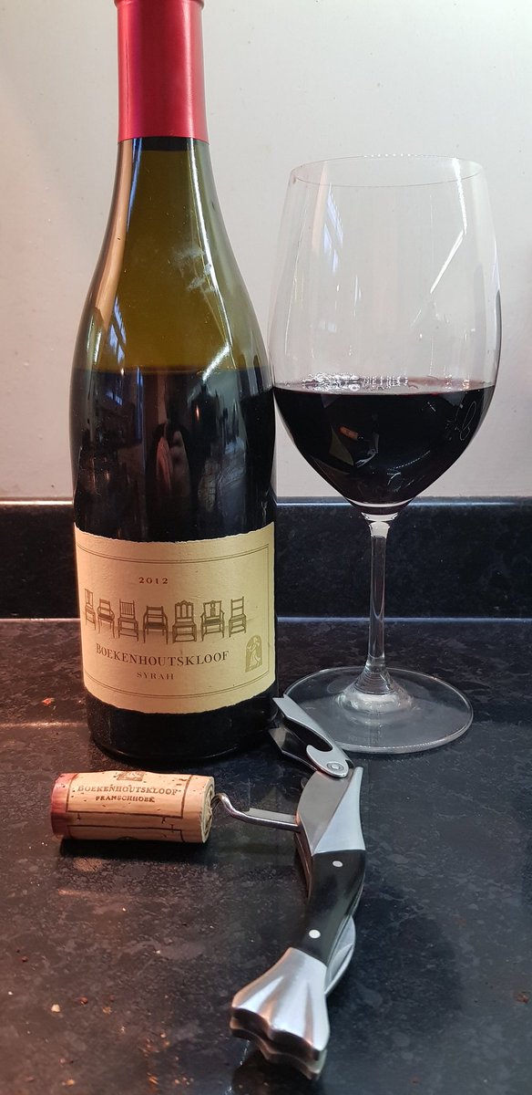 Superb Syrah by Boekenhoutskloof last night. Imagine the purity of Barossa fruit blended with the structure and length of the Northern Rhône. Blown away by just how good this was. #wine #winelover #syrah