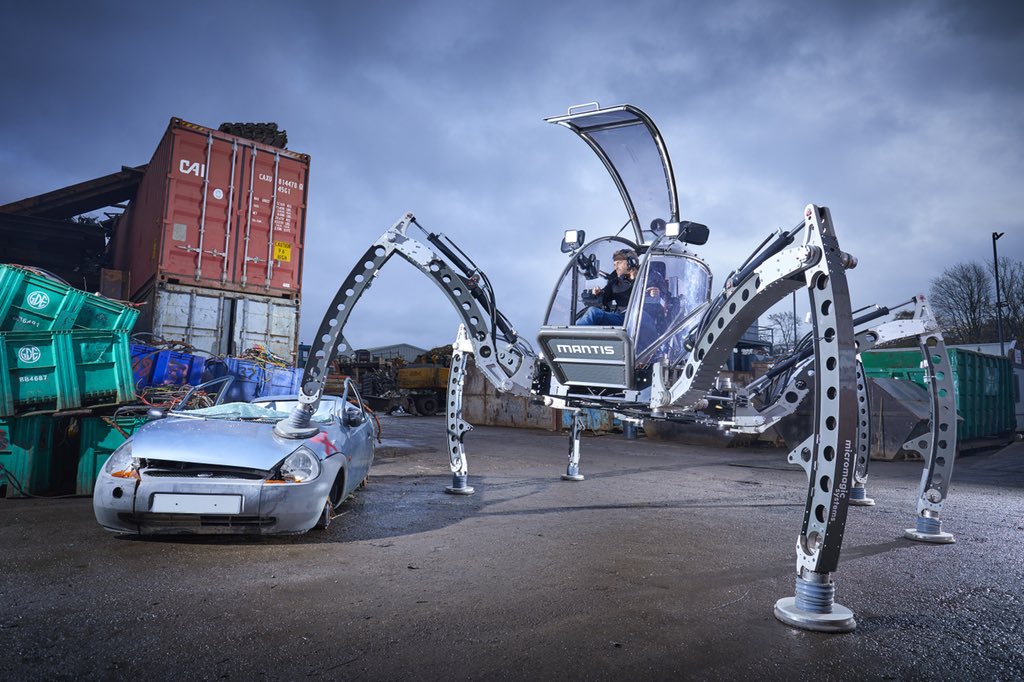 mantisrobot's tweet photo. These really are the most incredible pictures I’ve seen of #mantisrobot taken for the @GWR shoot by the very talented @PMHPhoto ... thank you Paul 🙏 https://t.co/6hRT6Xg9KV