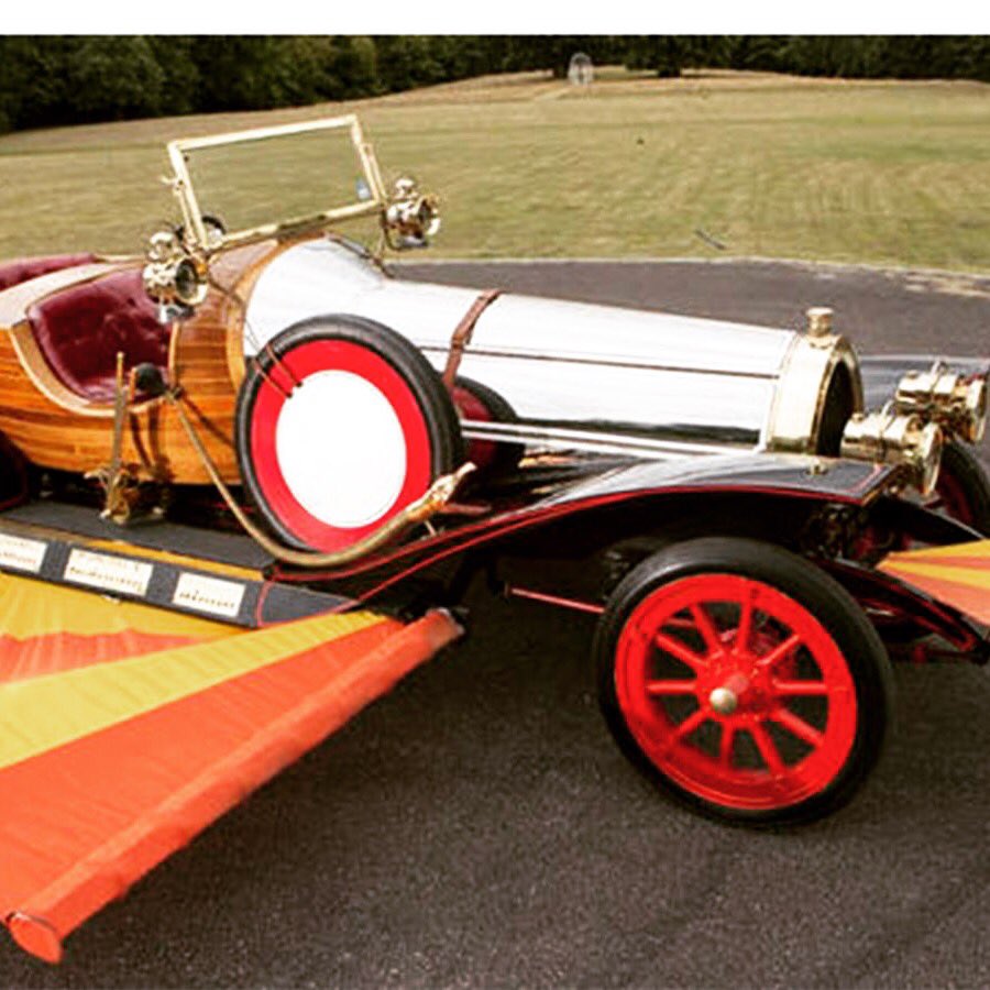 CurtainCallPUK's tweet photo. Don’t forget to look out for Chitty this weekend with the chance of winning tickets to the production @CreweLyceum just post a pic with the hashtags #FindChitty #Chitty2018 #CurtainCall we are running this competition on Facebook, Twitter &amp; Instagram!!!!! https://t.co/bVs3SeF4uN