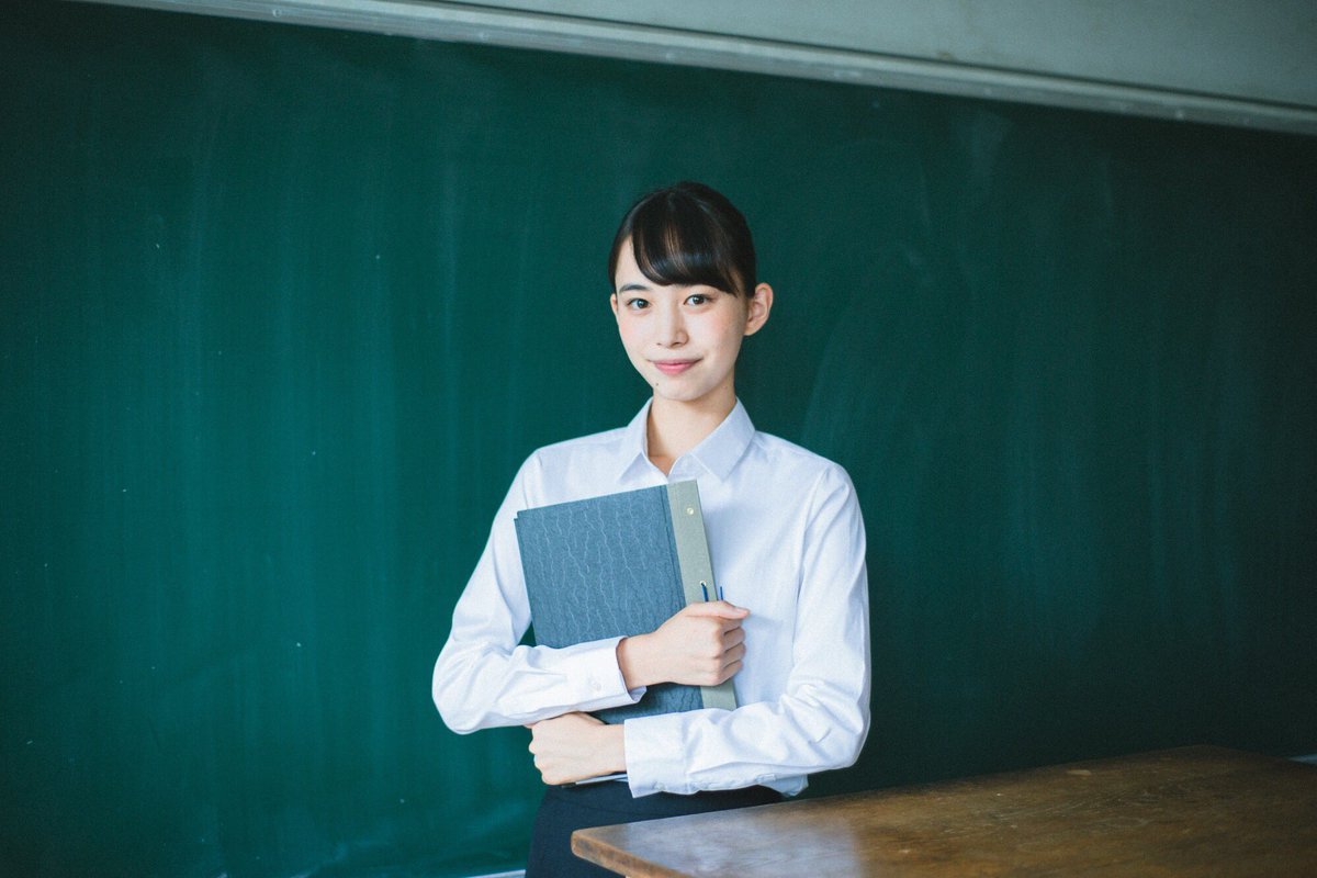 tokyostory's tweet photo. #井桁弘恵 #青山シアター
#PFF2018
短編映画「最期の星」配信中(有料)
配信期間:~2018年10月24日(水)
https://t.co/qt8cH9sMAS https://t.co/Xs5J2K6nQP