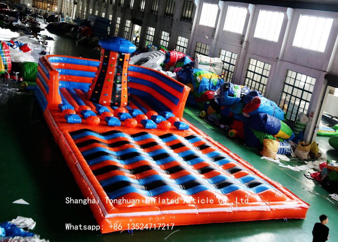 shthqm's tweet photo. Very big size inflatable playground, it is too big so we only can inflate part of it in our factory. #inflatable #inflatables #juegosinflables #inflatablefun #inflables #inflable #playground #amusementpark #amusementparks #funcity https://t.co/Dhg2qv29E0