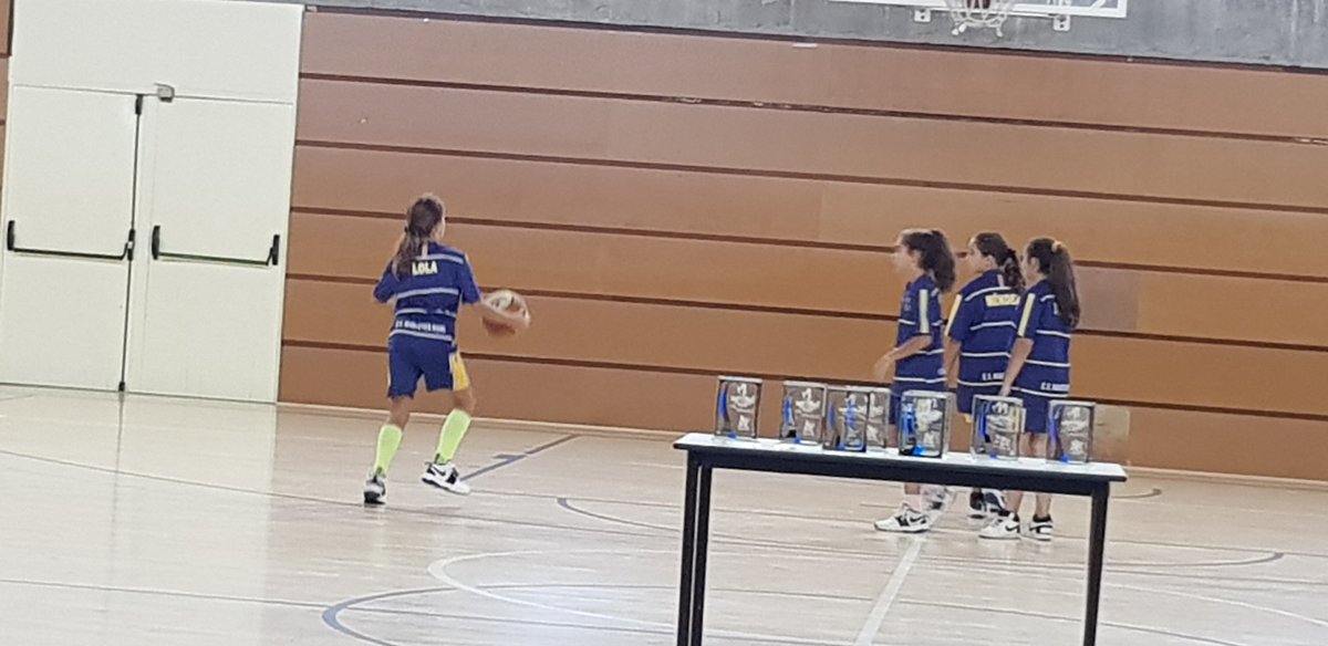maristeschanel's tweet photo. Comencem la primera trobada esportiva INTERMARISTES 2018 al Pavelló Poliesportiu #germansmargall 
#aecam #maristes #Basquet https://t.co/evGTIGCSvJ