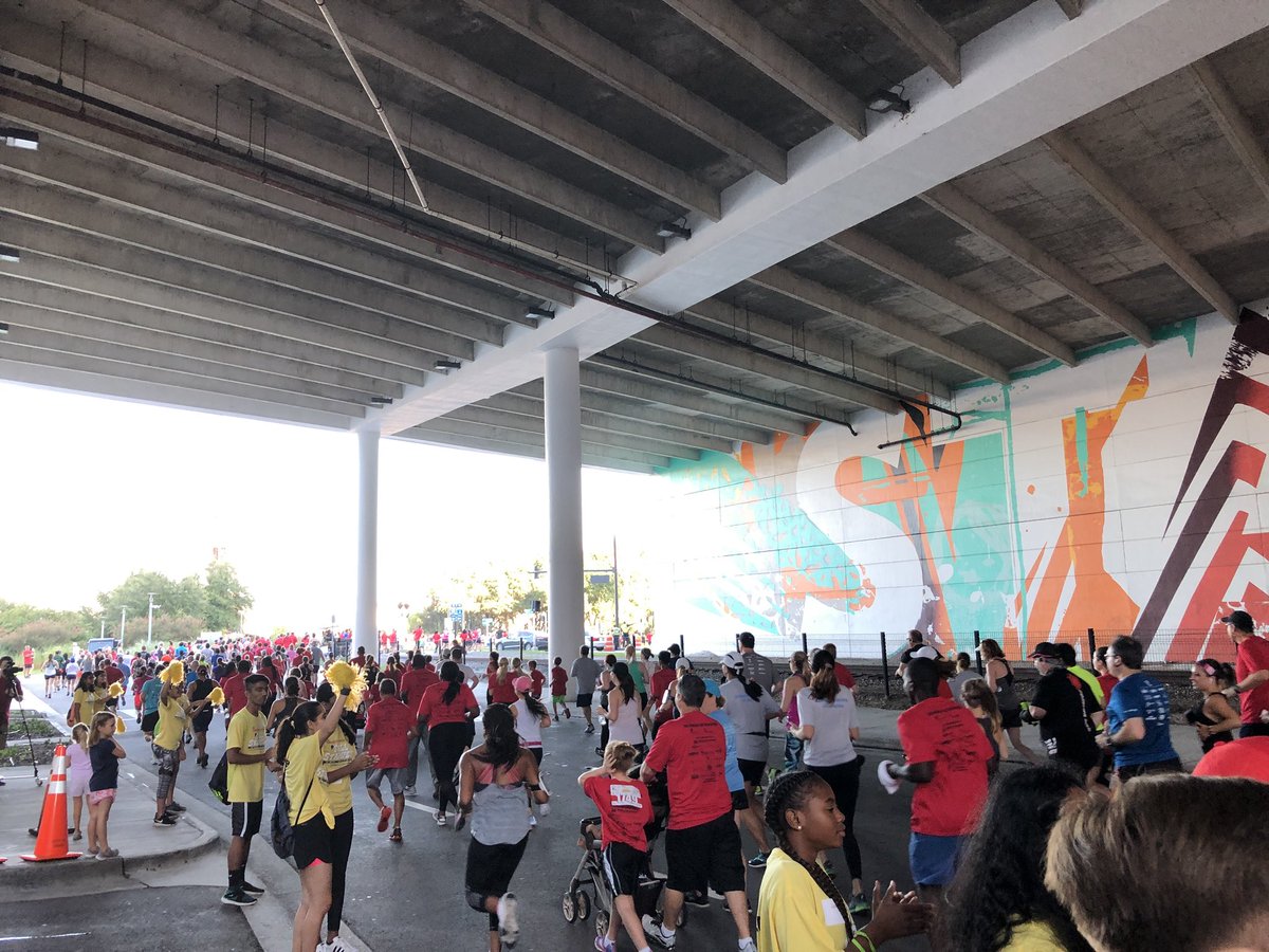 tampamama's tweet photo. Lots of support for the https://t.co/t3Eq4LD8Pj in @CityofTampa today! What an amazing cause to support! #fallstampede #Tampa #TampaRuns #unlocktampabay https://t.co/qecuqZa7Ex