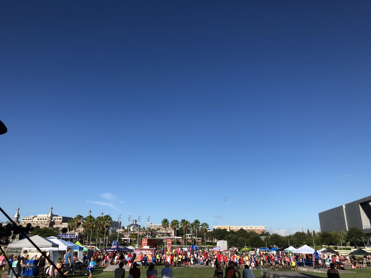 tampamama's tweet photo. Lots of support for the https://t.co/t3Eq4LD8Pj in @CityofTampa today! What an amazing cause to support! #fallstampede #Tampa #TampaRuns #unlocktampabay https://t.co/qecuqZa7Ex