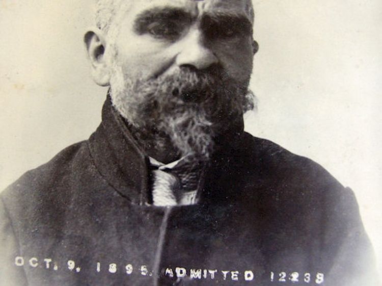 TheHistoryPress's tweet photo. 130 years ago, #OTD 1888, the body of #JacktheRipper's 2nd victim, Annie Chapman, was found. Jacob Isenschmid was named a suspect: https://t.co/Qk8iHb1mPb #ripperologists #AutumnofTerror https://t.co/JJj4b8LwUm