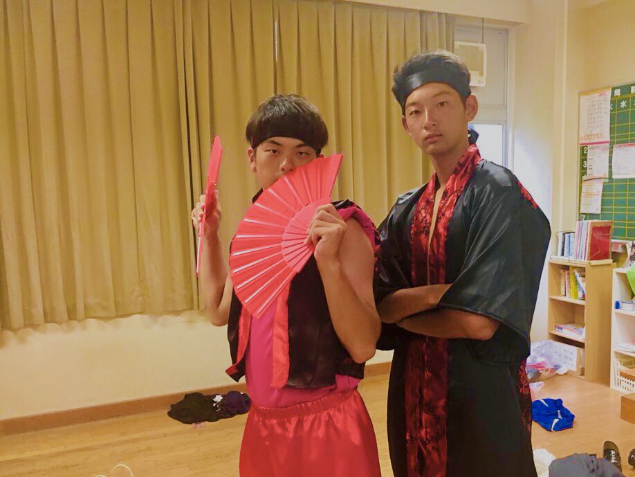 6161soccer's tweet photo. 最後の体育祭がこんな終わりかたするとは思ってなかったけど、何よりも赤ブロ応援団でここまでやってこれてよかった!
#赤ブロ
#keepyourmind
#日本の波の音
#じゃぱーん https://t.co/KCLKAX0v6K