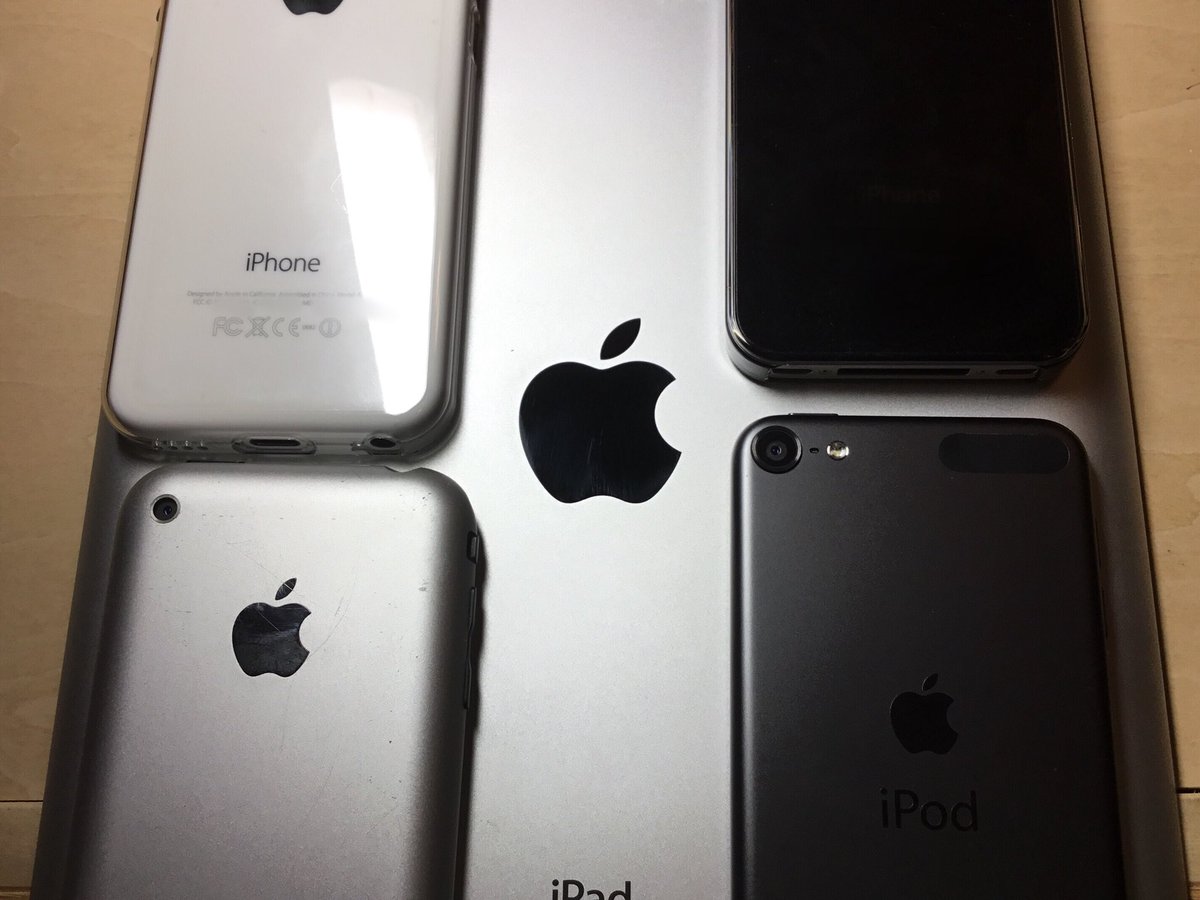 teke3in's tweet image. iPod touch第6世代
久し振りに起動したらiOSのバージョンが結構古くて少し驚き。
最近のiPhoneのガラスやシルバーのアルミ、ポリカーボネートも良いけどスペースグレイのアルミも落ち着いた色で好み。
#iPodtouch6th #iOS1126 #iPod