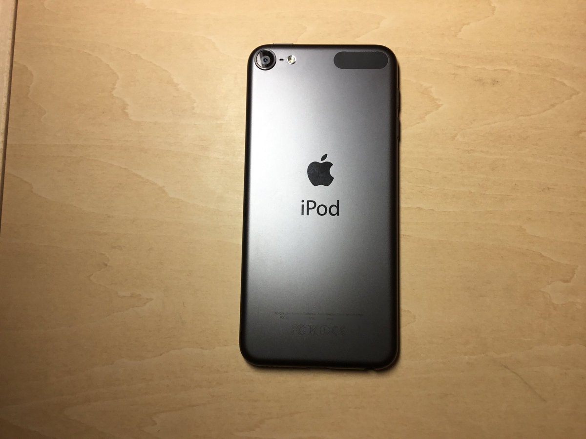 teke3in's tweet image. iPod touch第6世代
久し振りに起動したらiOSのバージョンが結構古くて少し驚き。
最近のiPhoneのガラスやシルバーのアルミ、ポリカーボネートも良いけどスペースグレイのアルミも落ち着いた色で好み。
#iPodtouch6th #iOS1126 #iPod
