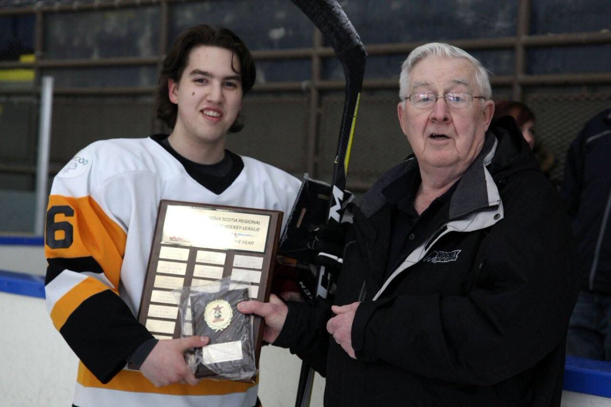 EHPensJrC's tweet photo. Happy 19 Birthday to @Andrew19Antonio @nsrjhl 2017-18 rookie of the year #haveoneonus https://t.co/gKVxTCD08J