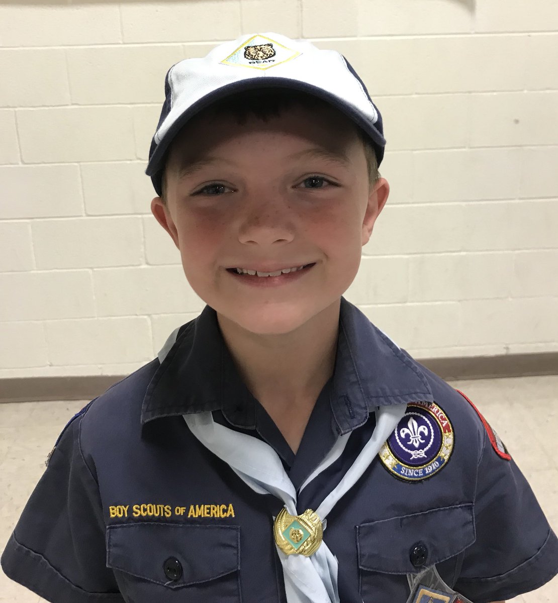 SandyEmanuel4's tweet photo. @boyscouts Den Leader Training!! Love my bear cub!! https://t.co/9Rk7EGHTqV