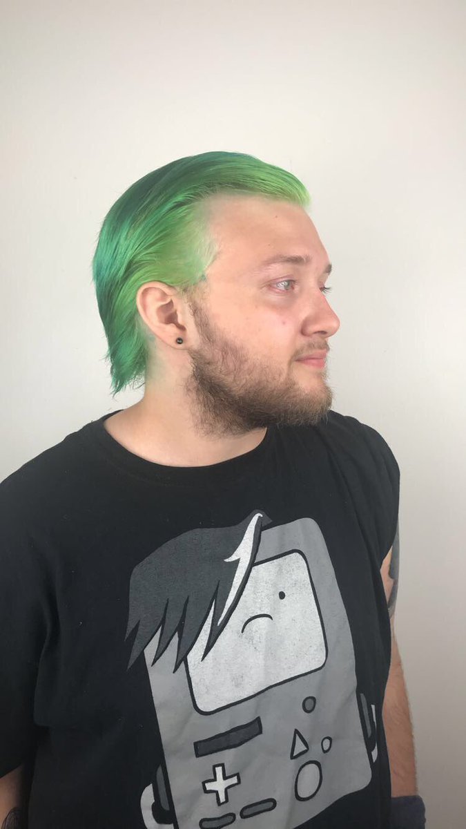 mua_madison's tweet photo. Color on my friend that I did using @schwarzkopf color works and pearl essence #hair #hairstylist #colorspecialist #haircolor #hairdye #hairdresser #greenhair #green #directdye #beauty #hairgoals #greengoals https://t.co/nlCNP1j6k3