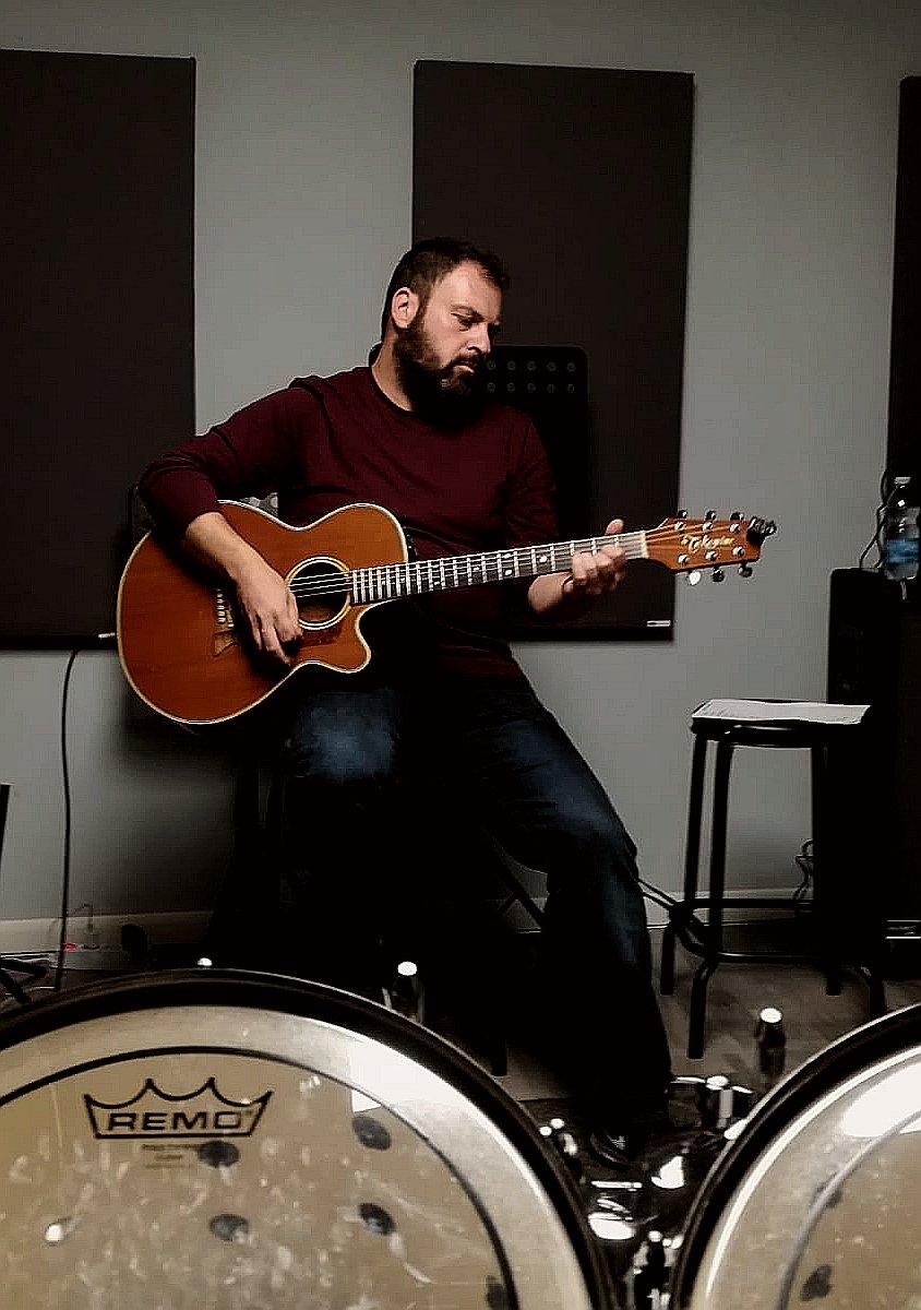 SalvoPJ's tweet photo. No matter how cold the winter, there's a spring time ahead
@OnTwoLegsPJ #OnTwoLegs #PearlJam #tributeband #pearljamtribute #pearljamtributeband #practiceroom #thumbingmyway https://t.co/60fgTfIJBL