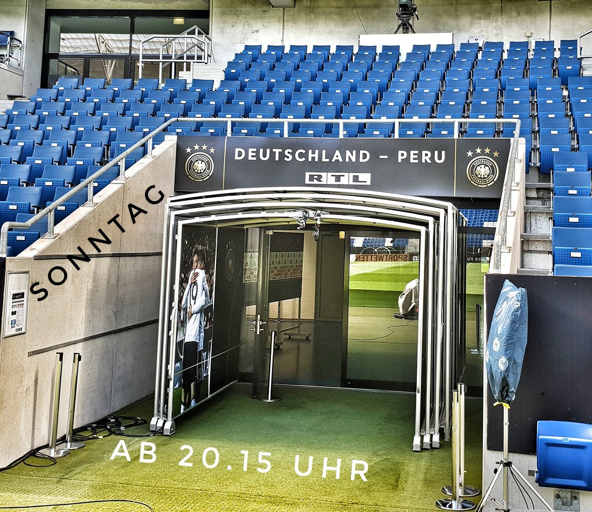 RTL_com's tweet photo. #GERPER #RTLFussball Deutschland - Peru am Sonntag ab 20.15 Uhr bei #RTL oder im Livestream bei TV-Now https://t.co/L0G6RiC3Of