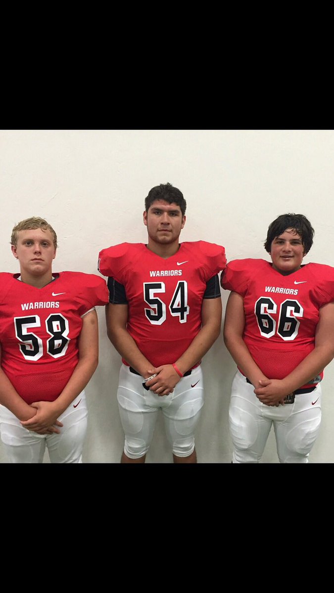 SeanGuerra12's tweet photo. Annual Purcell picture with these guys! Four years later... four straight wins over the dragons! Love these guys! #theygrowupsofast #WinInTheDark #itwason 🏈💯 https://t.co/odQKXTdqIA