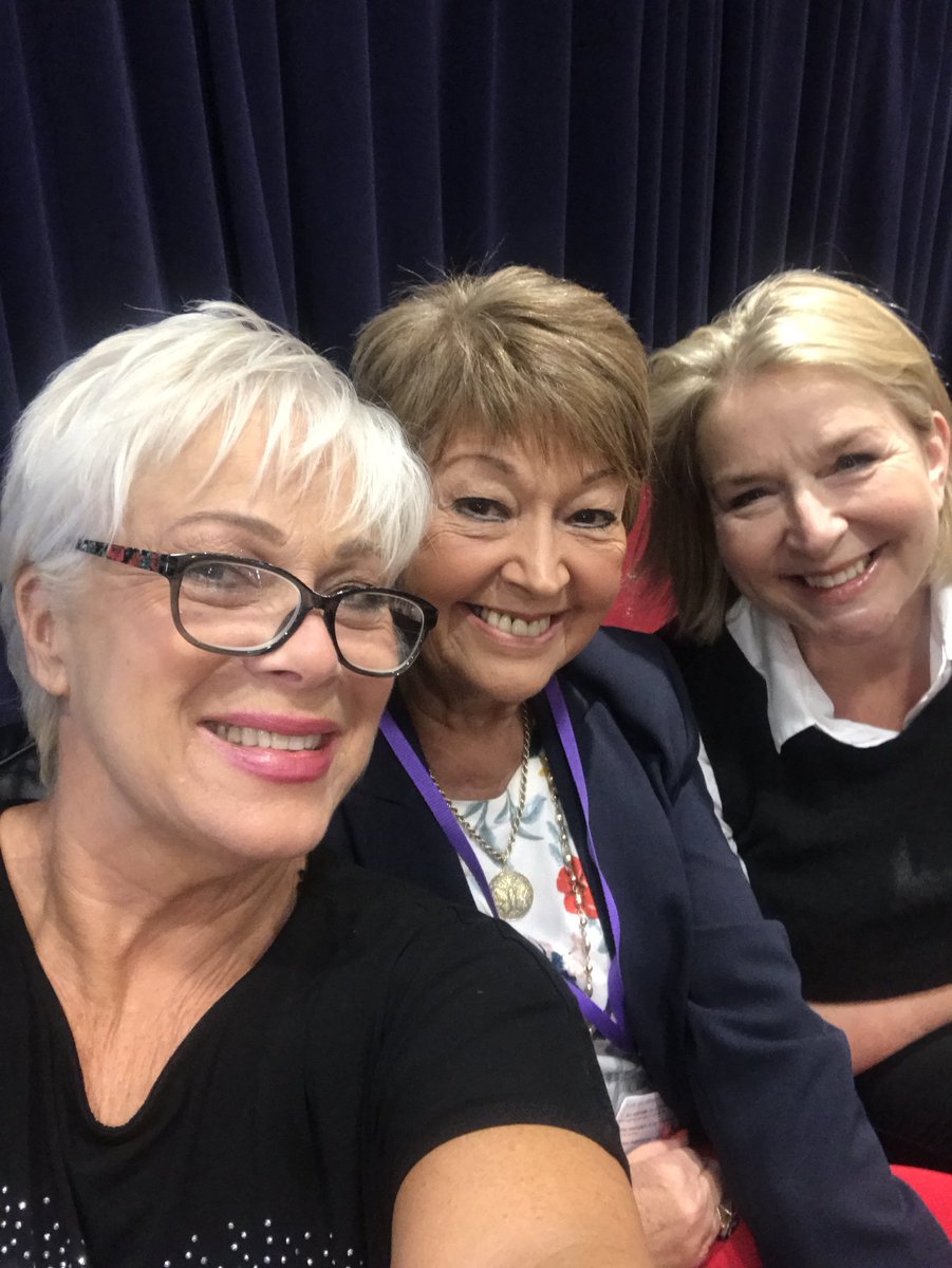 Denise Welch tweet media